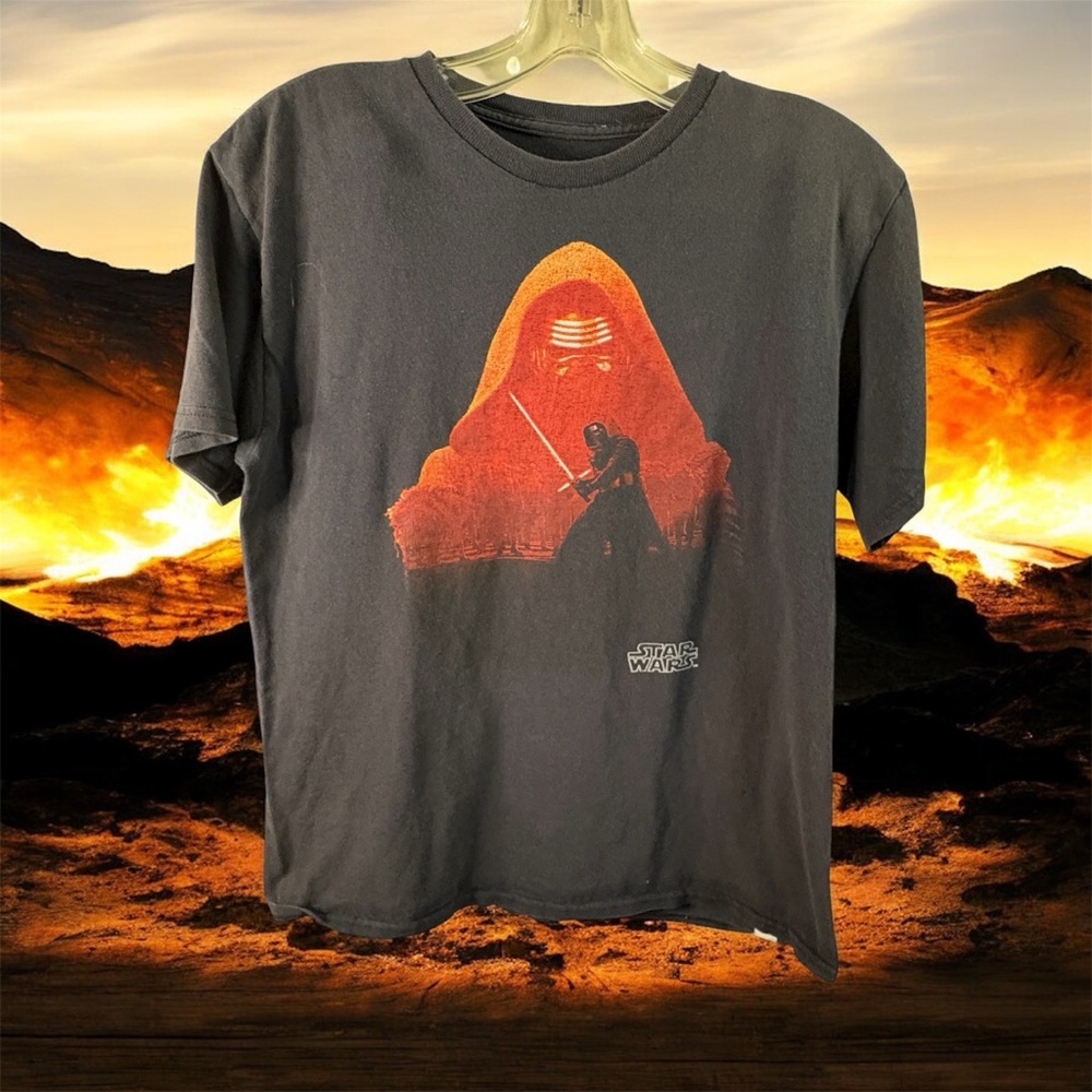 STAR WARS KYLO'S ARMY SILO DARTH VADER LUKE SKYWALKER Sith Lord kids XL T-Shirt